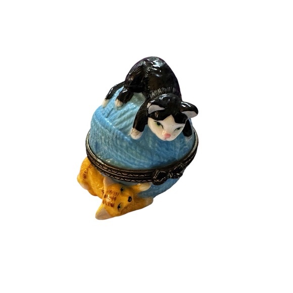 Midwest of Cannon Falls Other - “Lazy Cats” Trinket Box from Midwest of Cannon Falls. Vintage